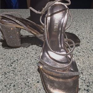 Dream Pairs Rhinestone Block Heel  Sandals/Champagne Gold/Dressy Heels.